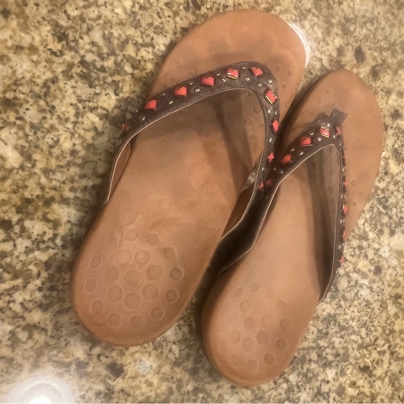 VIONIC Women's Floriana Bronze Coral Bead Thong Sandals Size 9 Plantar Fasciitis - Picture 5 of 8
